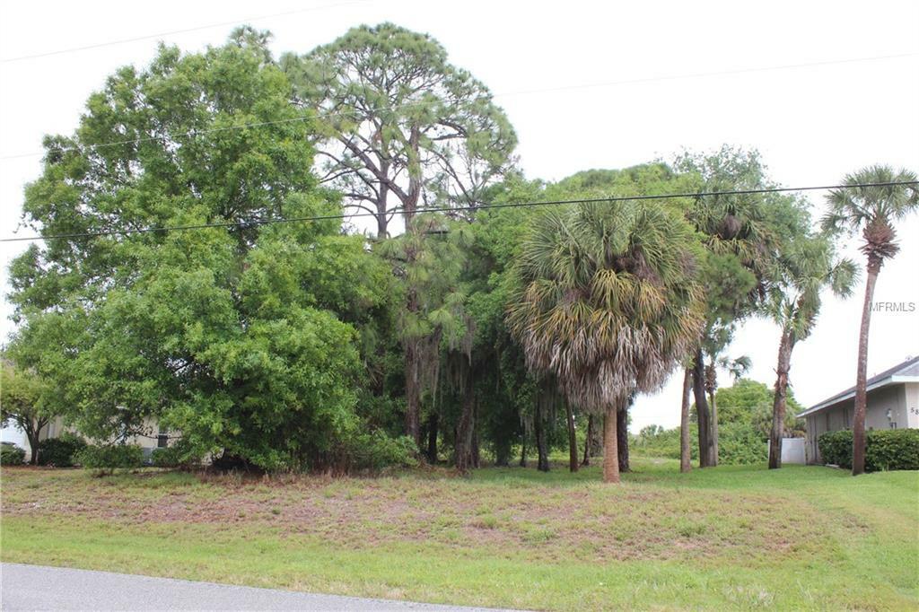 Property Photo:  587 Boundary Boulevard  FL 33947 