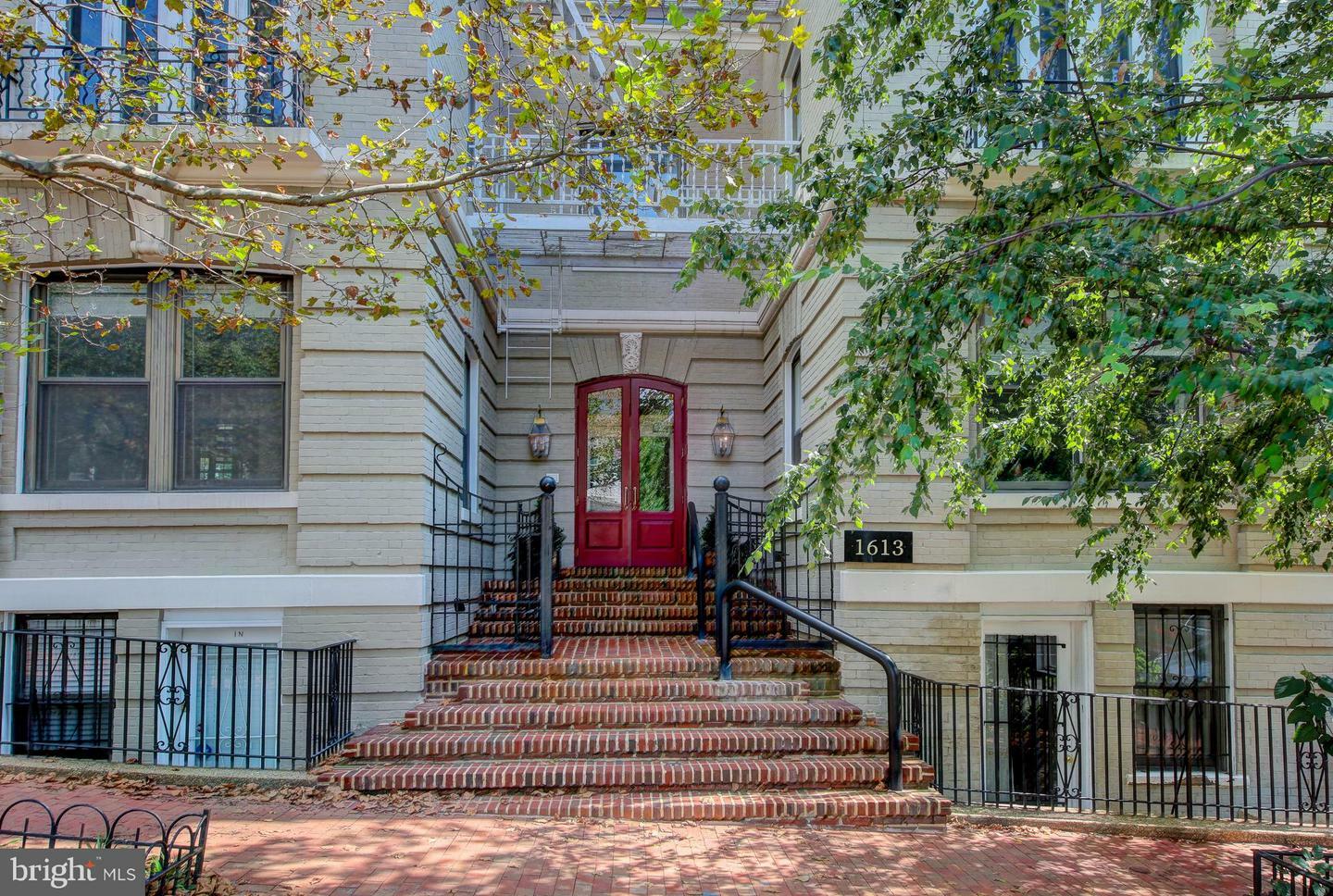 Property Photo:  1613 30th Street NW 2N  DC 20007 