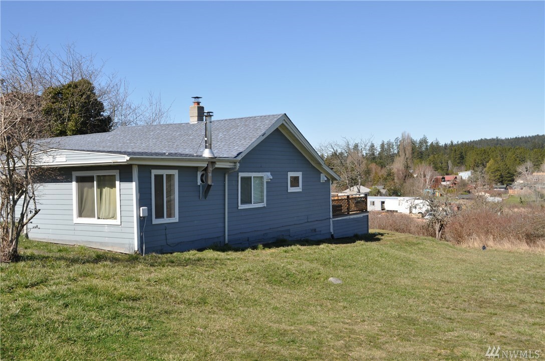 Property Photo:  710 Guard St  WA 98250 