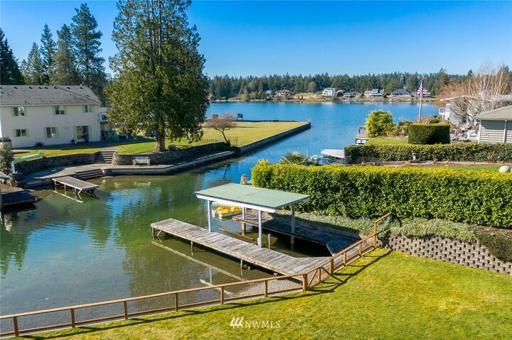 Property Photo:  18424 Driftwood Drive  WA 98391 
