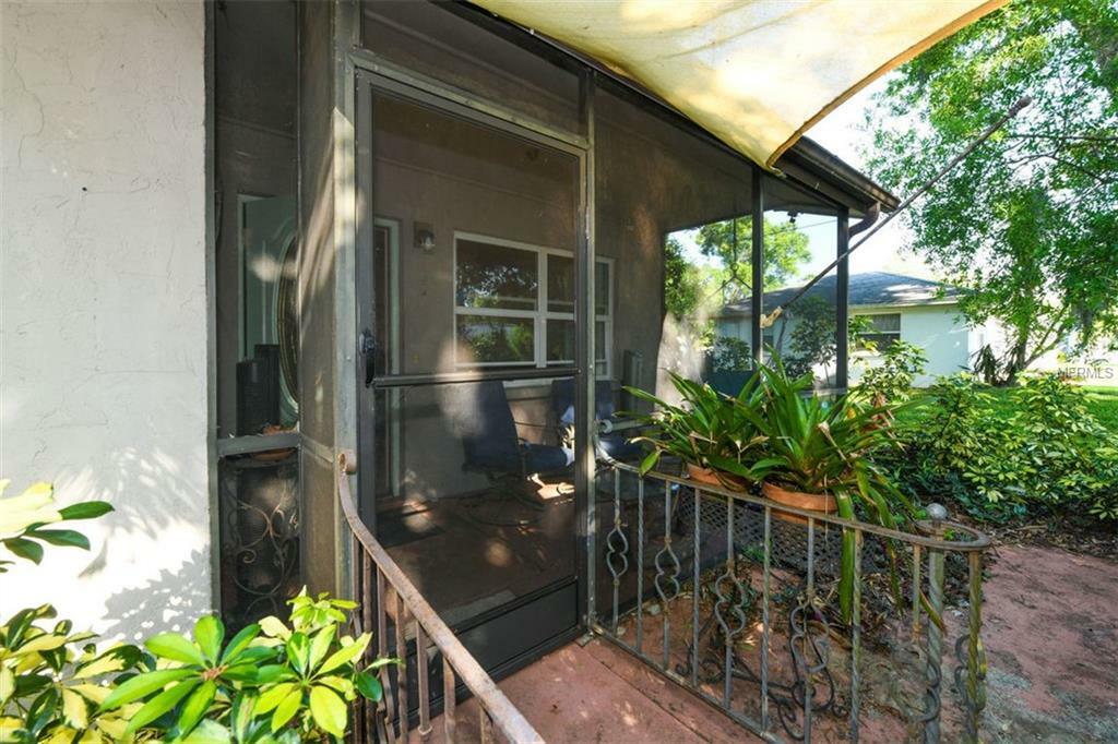 Property Photo:  610 Albritton Avenue  FL 34232 