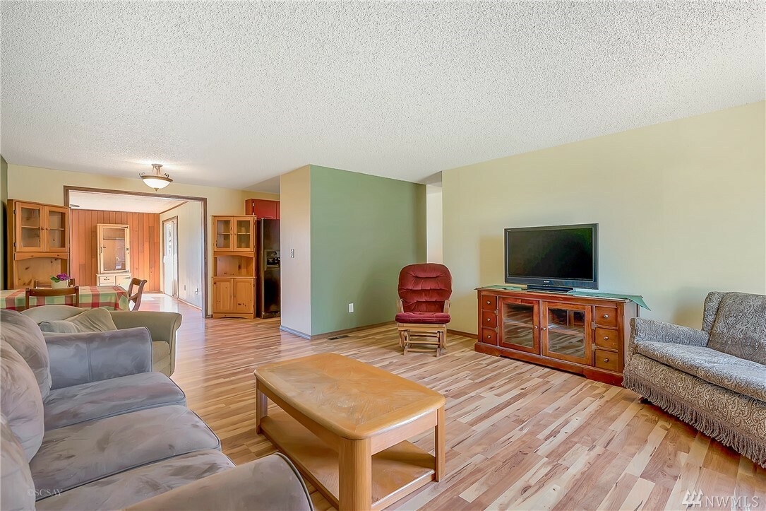 Property Photo: 7970 Lynbrook Ct WA 98248