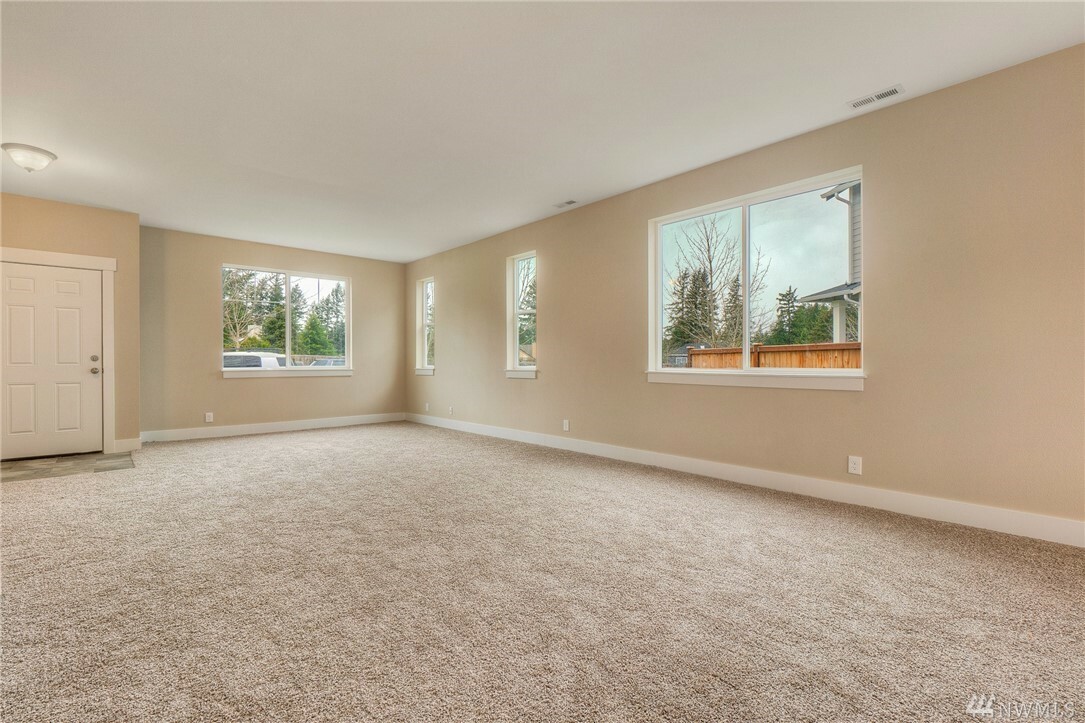 Property Photo: 16627 34th Ave E WA 98446