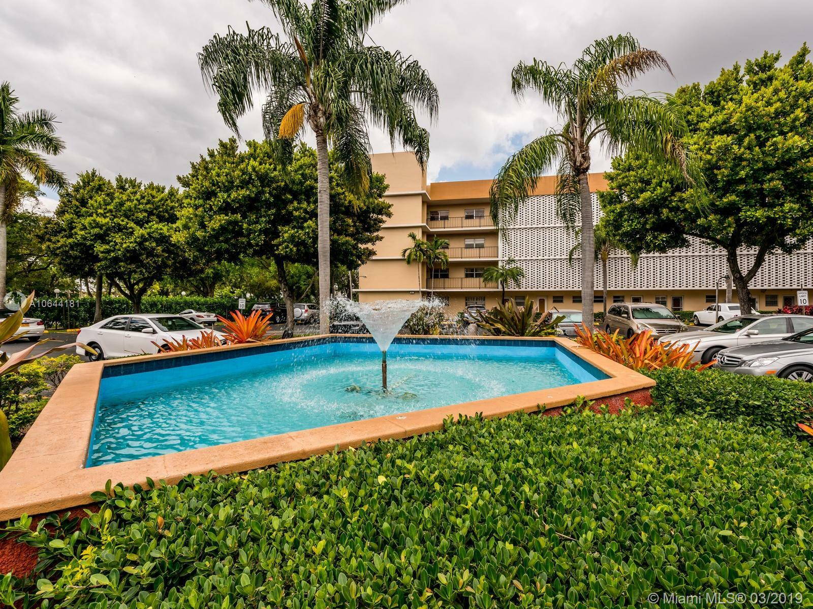 Property Photo: 871 NE 195th St 201 FL 33179