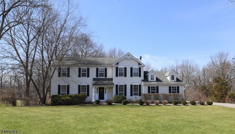 Property Photo: 6 Everett Rd NJ 08867