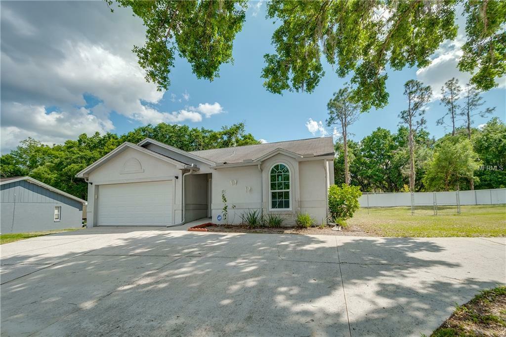 Property Photo:  111 Buckhorn Run  FL 33809 