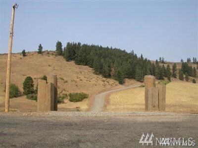 Property Photo: 102 Low Road WA 98922