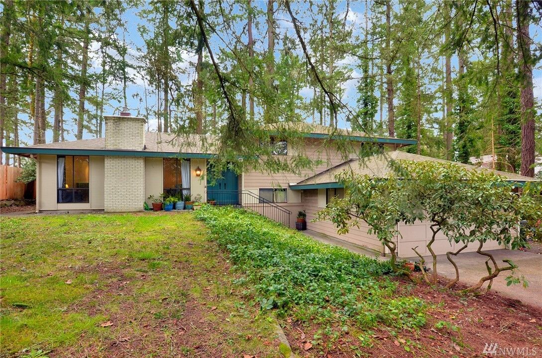 Property Photo: 7107 Topaz Dr WA 98498