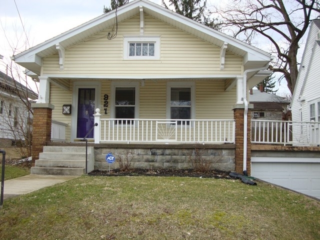 Property Photo:  921 Plum Street  IN 47362-4767 