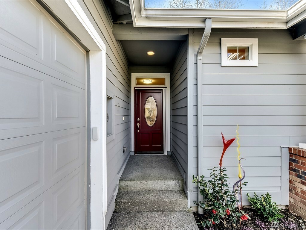 Property Photo: 13753 Morgan Dr NE WA 98053