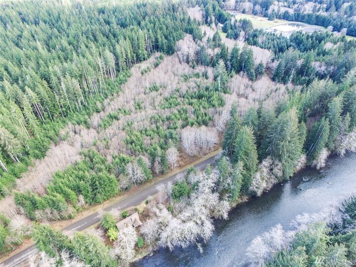 Property Photo: 1070 Pavel Rd WA 98305