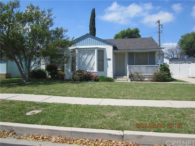 Property Photo:  6127 Alonzo Avenue  CA 91316 