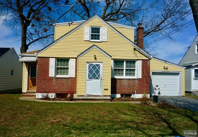 Property Photo:  189 Bennington Court  NJ 07013 