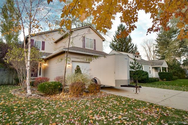 Property Photo:  5766 Savoy Drive  MI 48327 