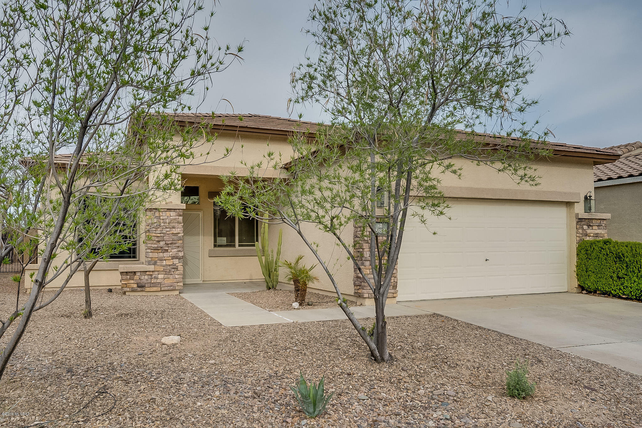 Property Photo:  983 N Via Zahara Del Sol  AZ 85748 