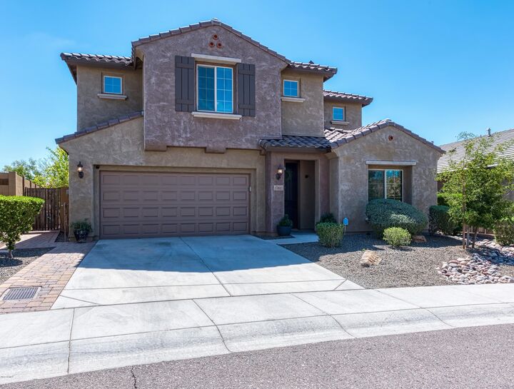 Property Photo:  1407 W Spur Drive  AZ 85085 