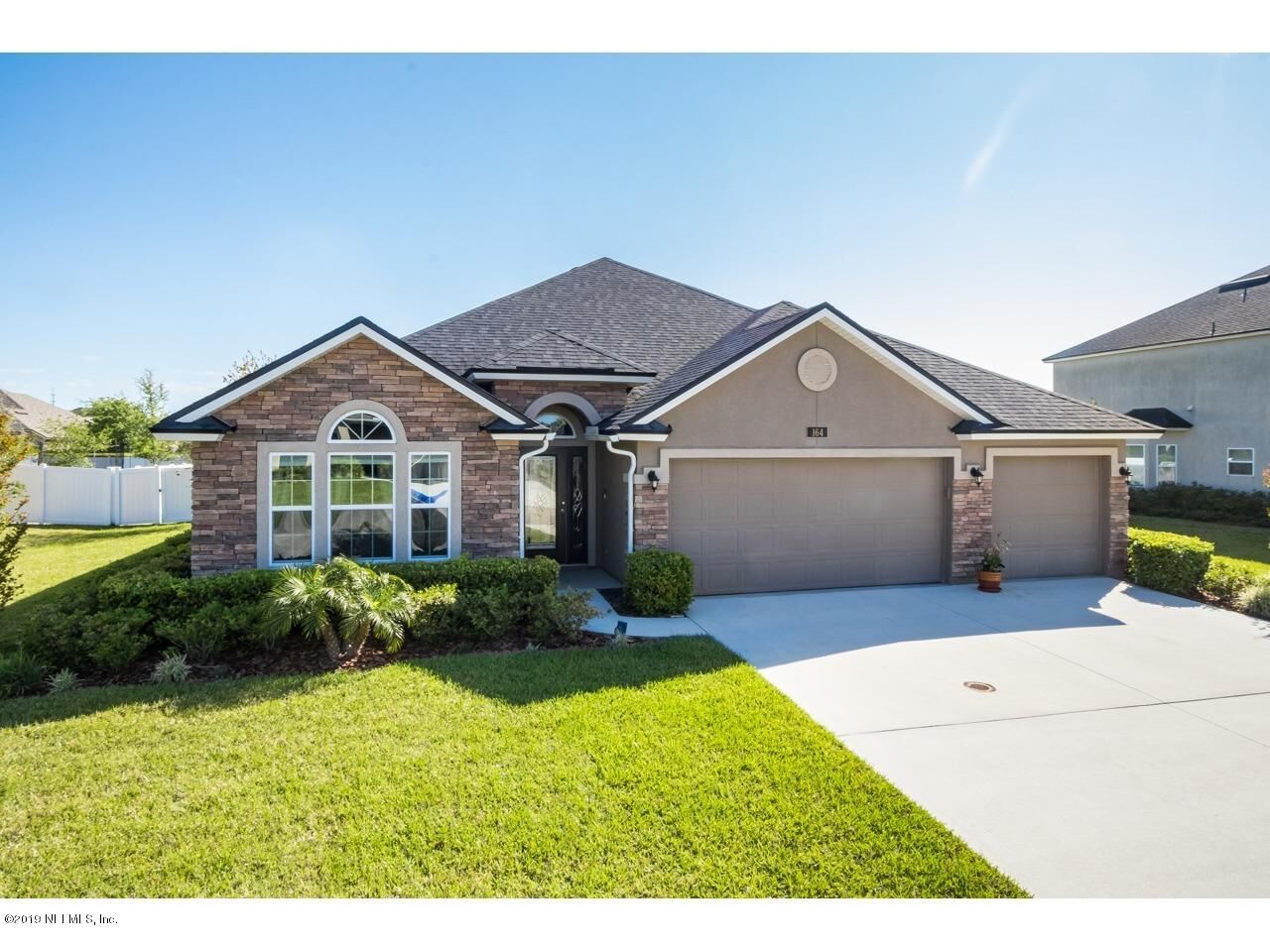 Property Photo: 164 E Positano Avenue FL 32092