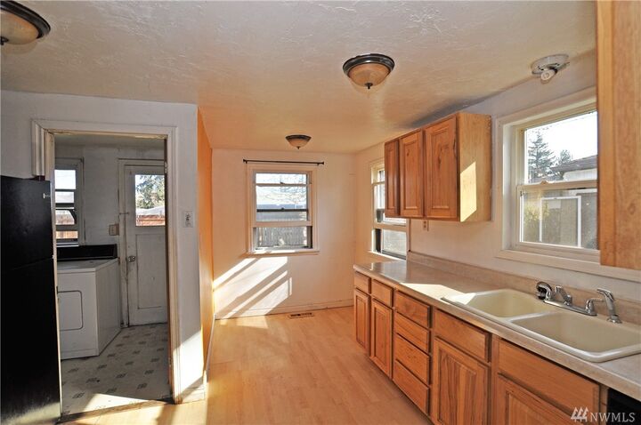 Property Photo:  3015 S 68th St  WA 98409 