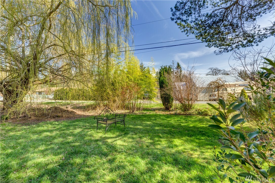 Property Photo:  3100 Birchwood Ave  WA 98225 