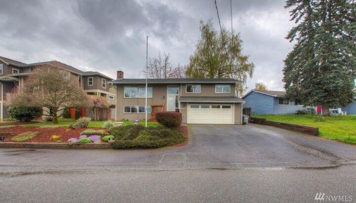 Property Photo: 14407 SE 270th Place WA 98042