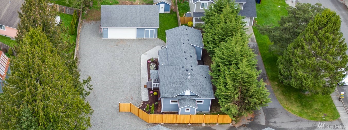 Property Photo:  448 Klinger St  WA 98284 