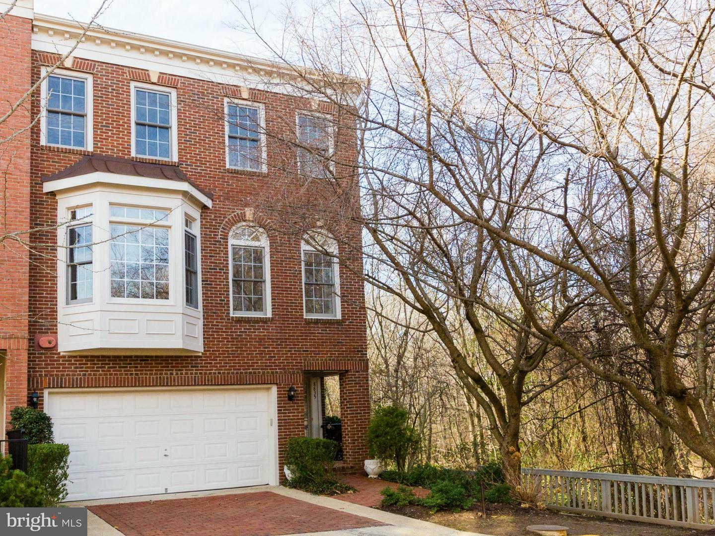 Property Photo:  8835 Hunting Lodge Court  VA 22182 