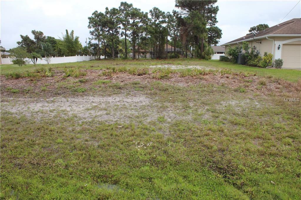 Property Photo:  204 Rotonda Boulevard N  FL 33947 