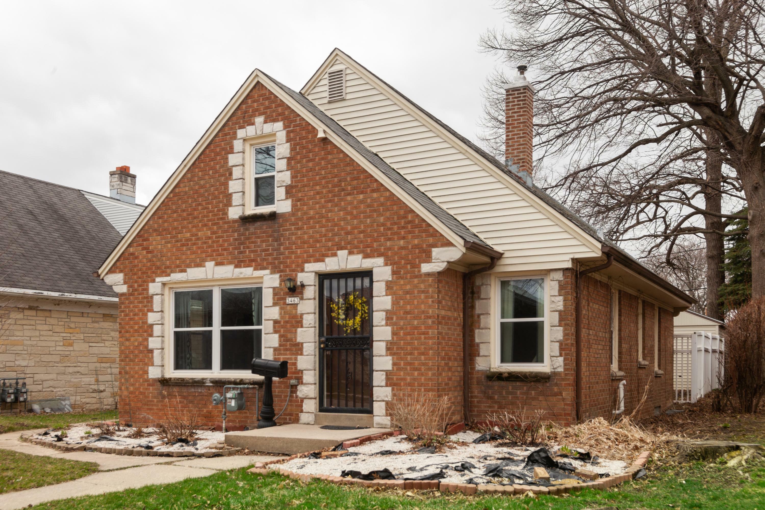 Property Photo: 3463 N Dousman St WI 53212