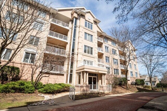Property Photo:  1745 Pavilion Way 303  IL 60068
