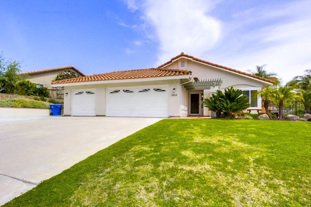 Property Photo:  11604 Calle Simpson  CA 92019 