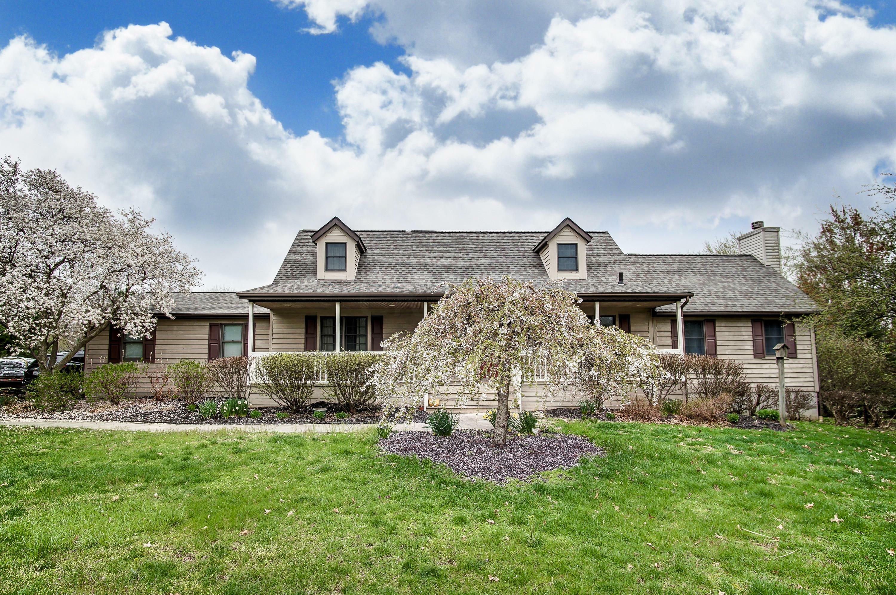 Property Photo: 7339 Fox Run Street OH 43147