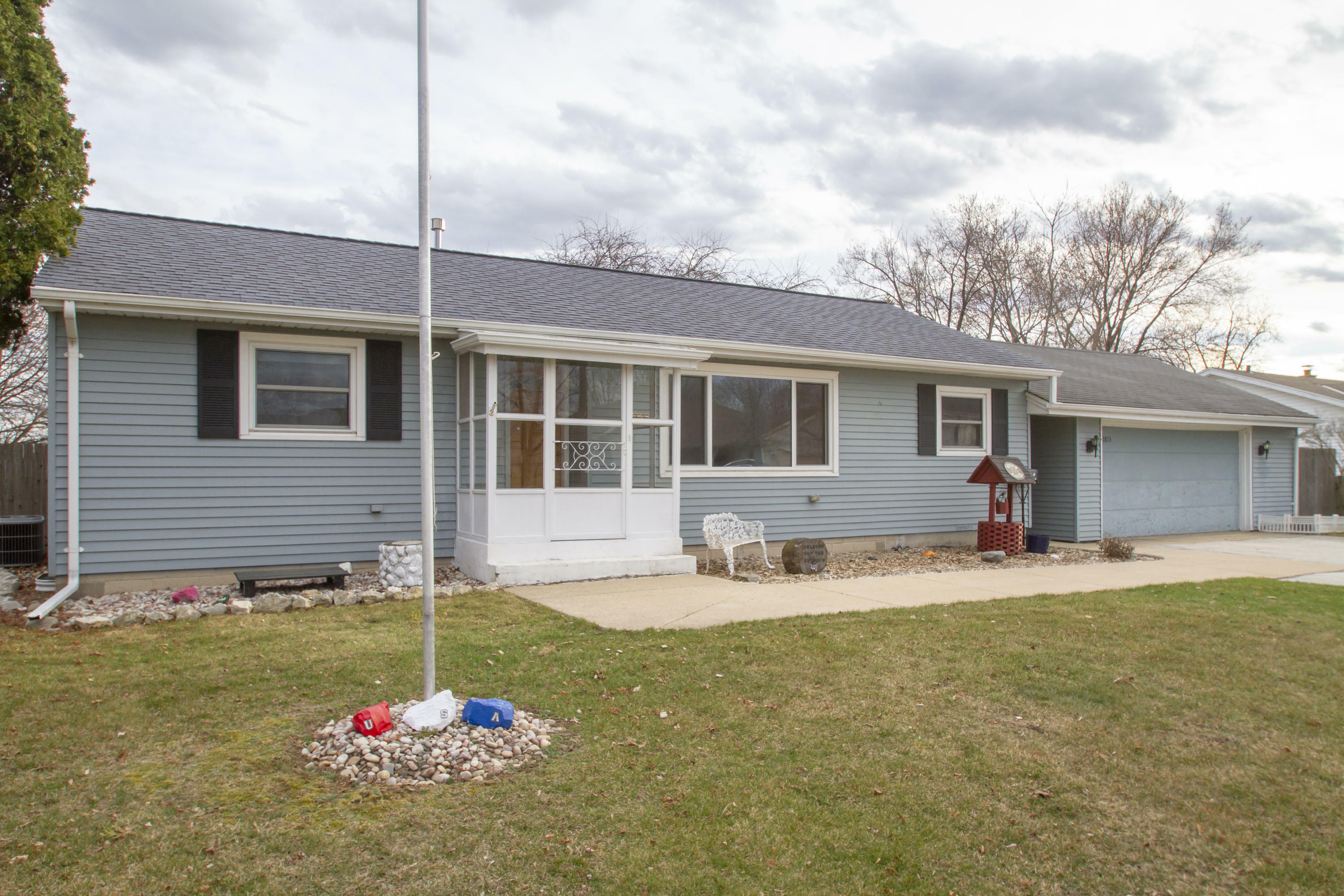 Property Photo: 1815 Michigan Ave WI 53172