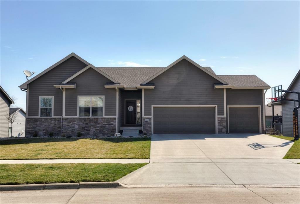 Property Photo:  2603 NE Chevalia Court  IA 50111 