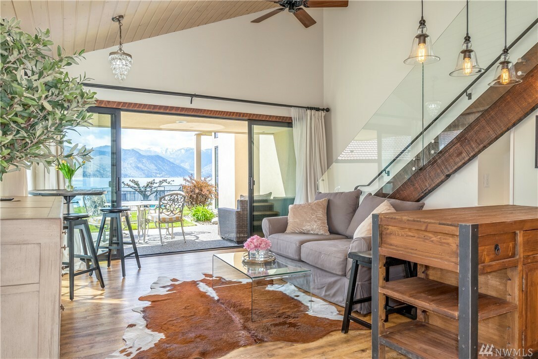 Property Photo: 100 Lake Chelan Shores Dr 4-1 WA 98816