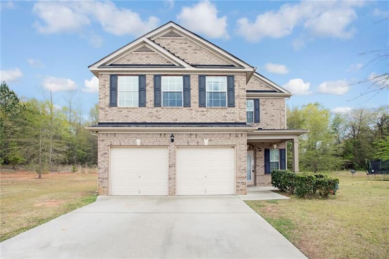 Property Photo:  100 Silver Willow Walk   30016 