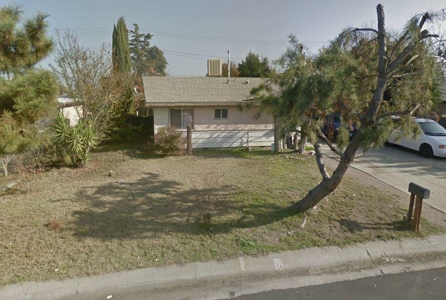 Property Photo:  2736 N Giddings Street  CA 93291 