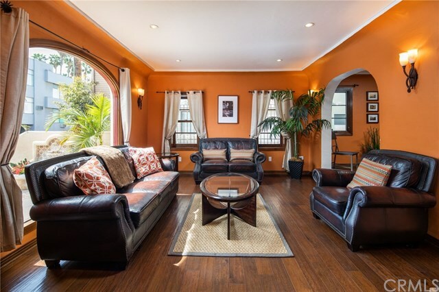 Property Photo: 19 Pomona Avenue CA 90803