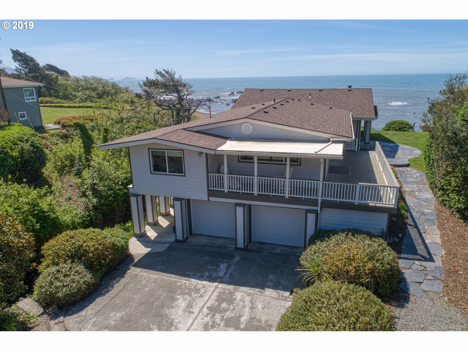 15436 Oceanview Dr  Brookings OR 97415 photo