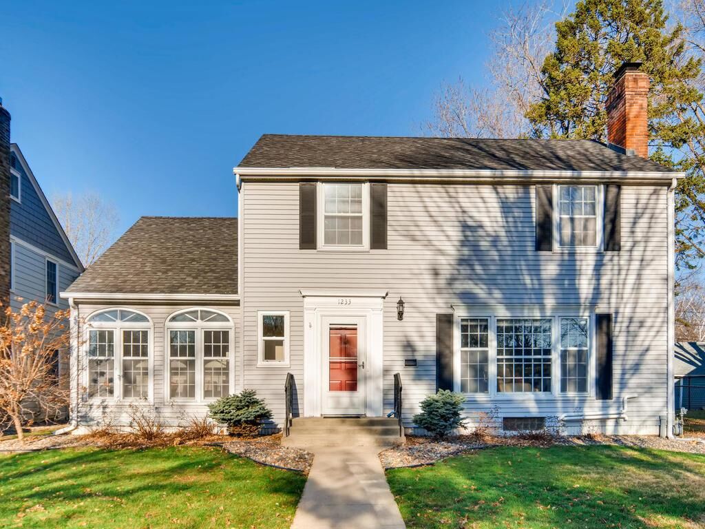 Property Photo: 1233 Edgcumbe Road MN 55105