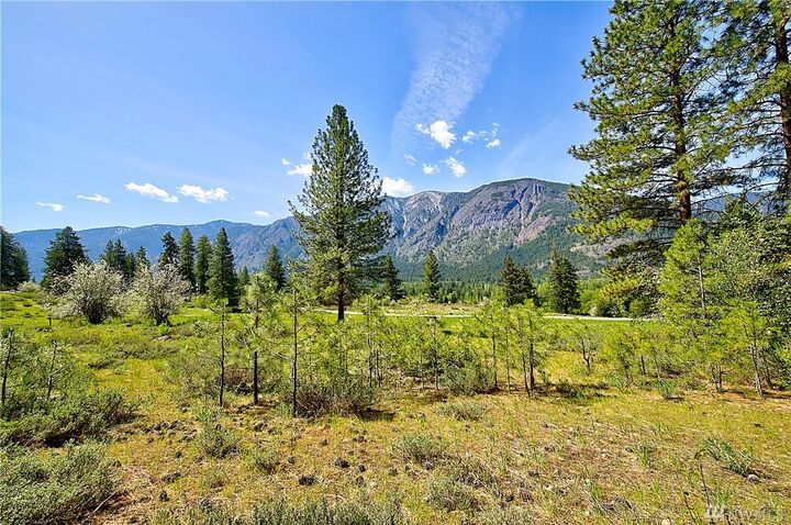 Property Photo:  52 A And B Homestead Rd  WA 98862 