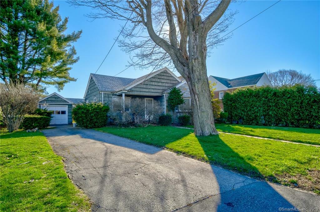 Property Photo:  760 Montauk Avenue  CT 06320 