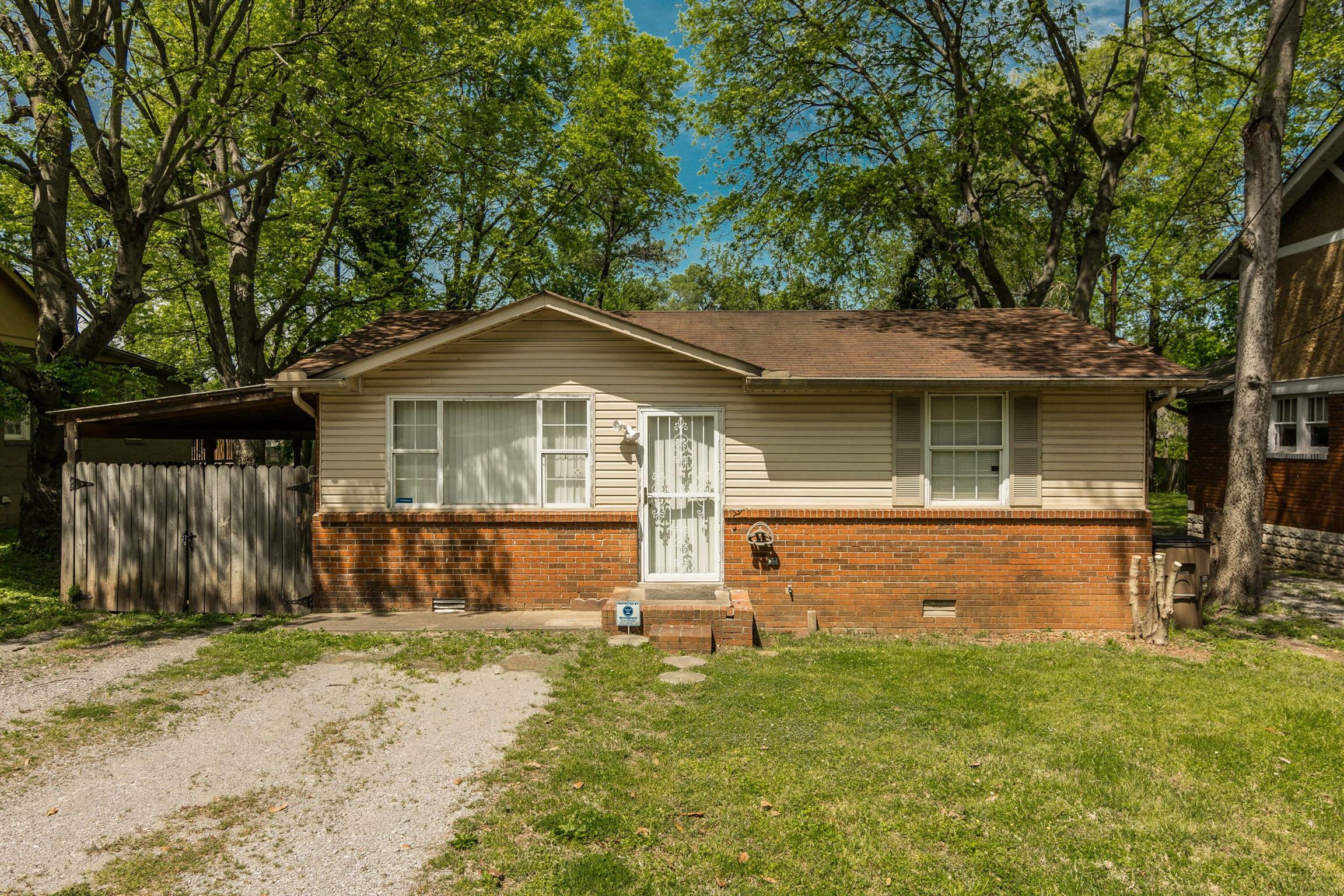 Property Photo:  1017 Maplewood Pl  TN 37216 