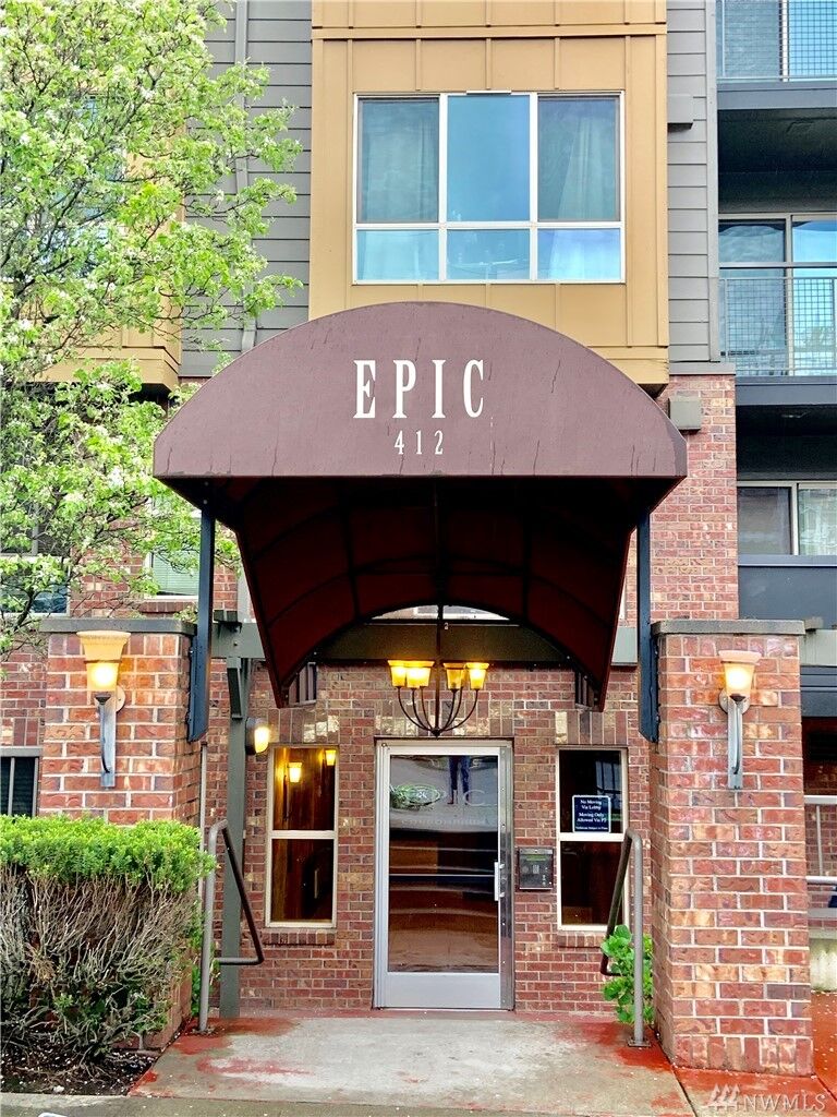 Property Photo:  412 11th Ave 101  WA 98122 