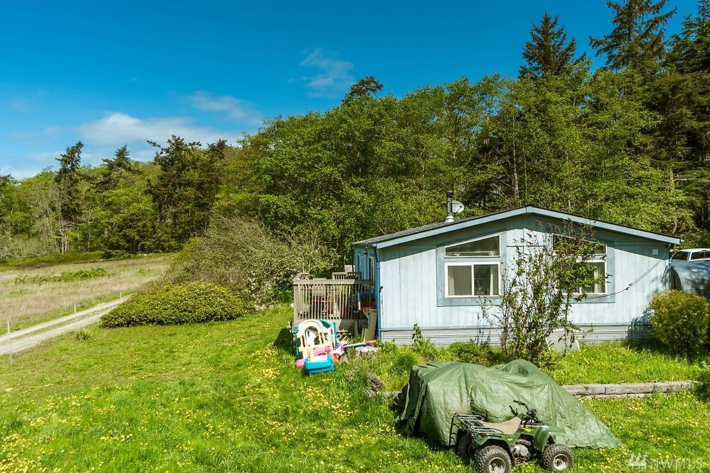 Property Photo:  4257 Hollydale Lane  WA 98277 