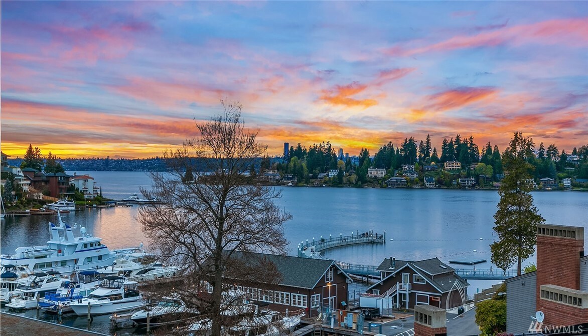 Property Photo:  9951 Lake Washington Blvd NE 41  WA 98004 