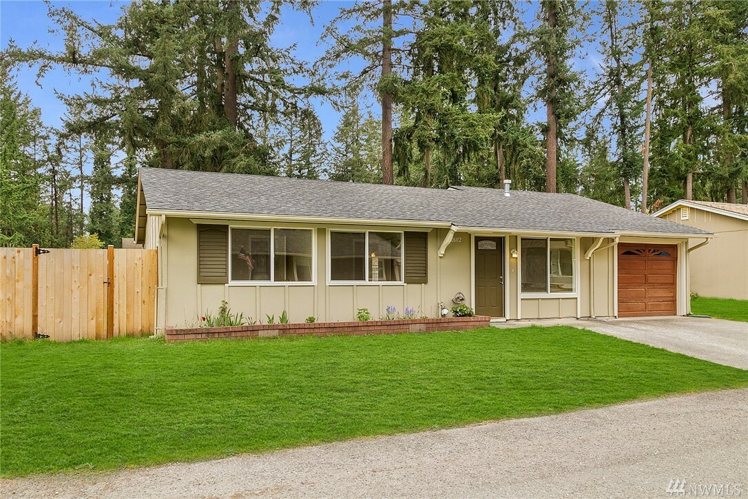 Property Photo:  26112 195th Place SE  WA 98042 