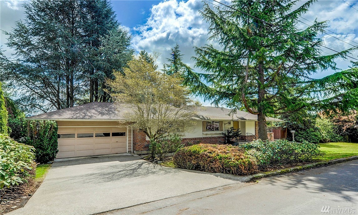 Property Photo:  18224 66th Ave NE  WA 98028 