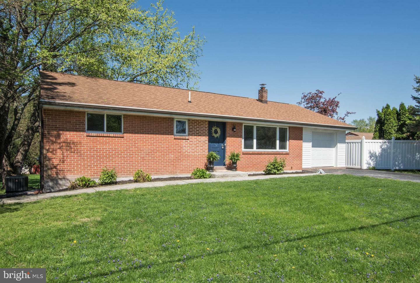 Property Photo: 7559 Morningstar Avenue PA 17112