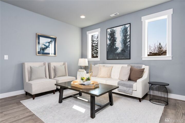 Property Photo:  559 Hoquiam Ave NE  WA 98059 