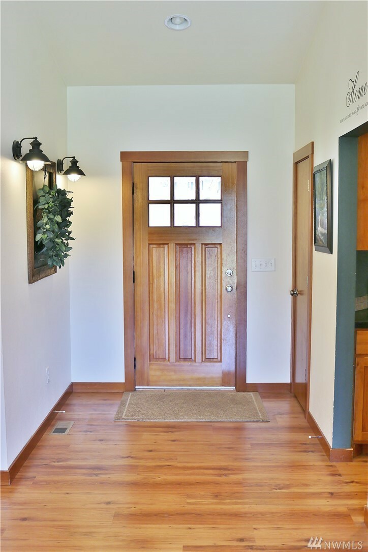 Property Photo: 413 Allison Wy WA 98276